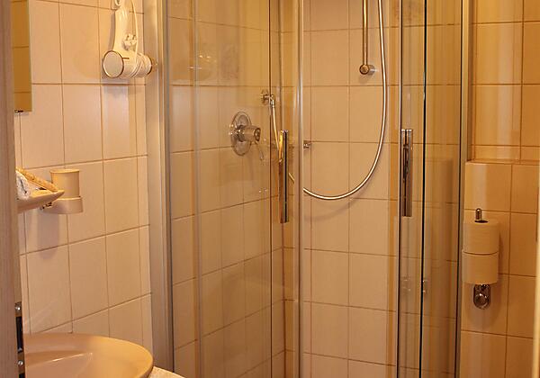 Bad 1 Fewo Frauenschuh(1)