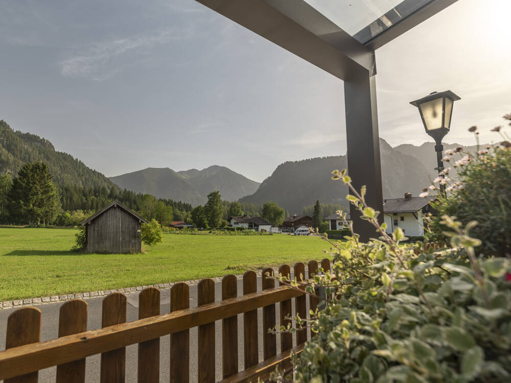 hotel-arnika-oberammergau-bergblickjpg.jpg