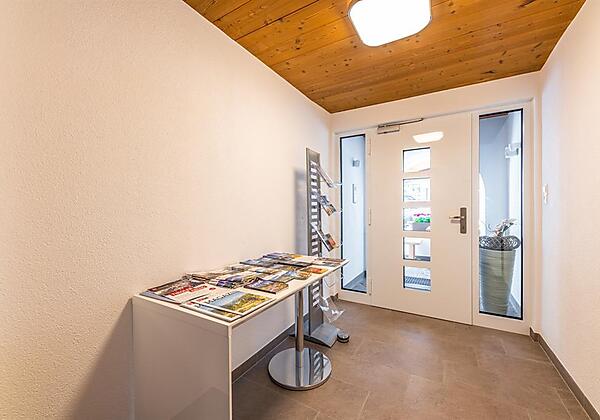 Eingangsbereich mit Informationsecke