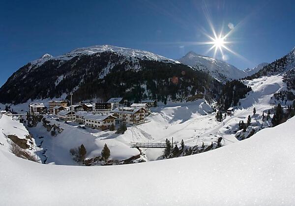 1661834_1380208462248323_1332487279_n