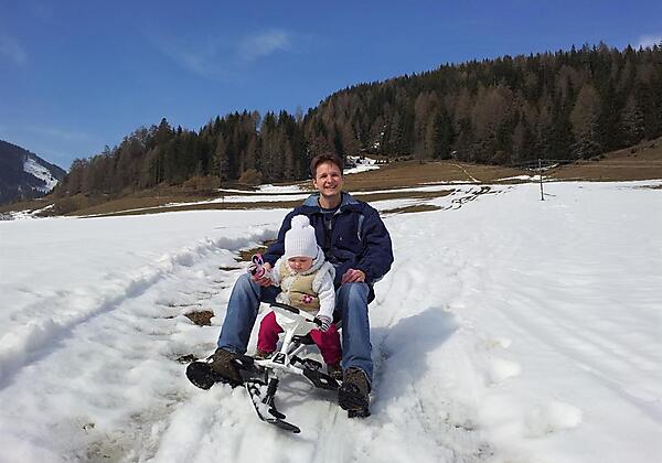 Beim Bobfahren hinter unserem Stall