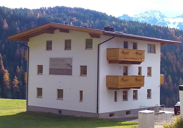 Hausansicht Sommer hinten