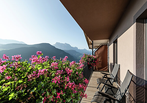 Balkon mit Panoramablick vom Rösslwirt Barbian