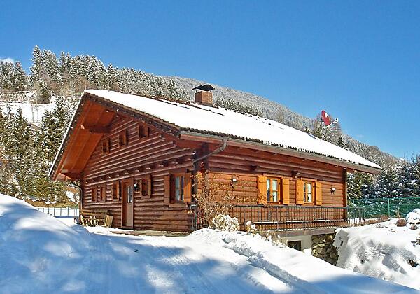 Biohaus-1-Winter-Aussenansicht