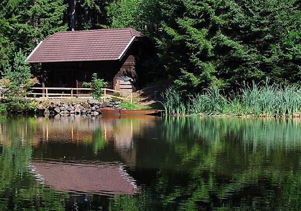 klieberteich_mit_h_tte__foto_ippisch