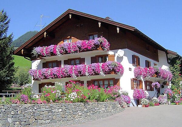 Haus Alpenblick - Aussenansicht Sommer