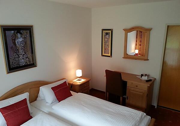 Klimtzimmer, Schreibtisch