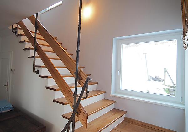 Treppe ins Obergeschoß