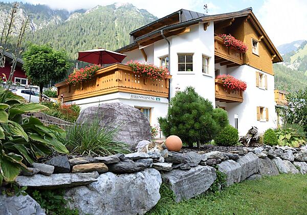 Haus Frainer von vorne