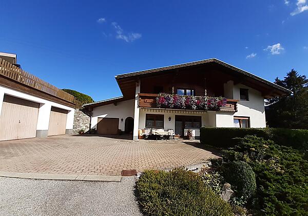 2..Hausansicht Sommer1