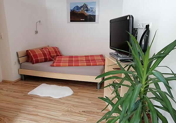 Schlafzimmer mit Doppelbett