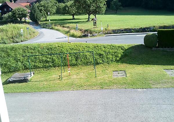 Sandkiste, Schaukel, Tischtennis