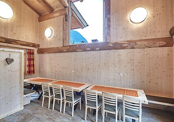 Essbereich + Terrasse