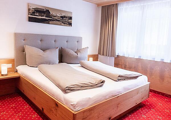 App. Gartenblick: 1. Schlafzimmer