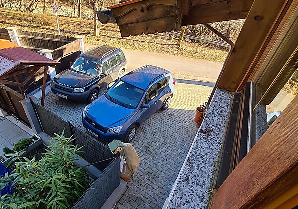 Parkplatz direkt vorm Haus