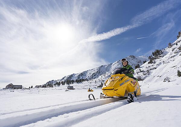Kinder Skidoo fahren