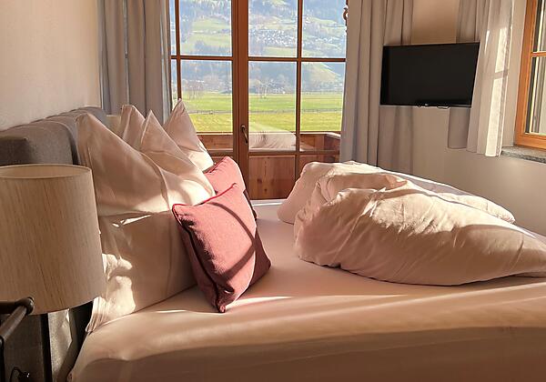 Zillertal-Landhaus Franz-Dachgeschoss-Schlafzimmer