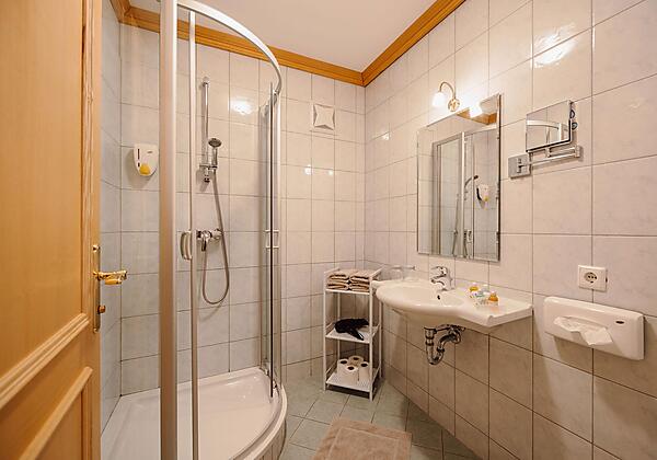 Badezimmer Familienzimmer Alpenglück