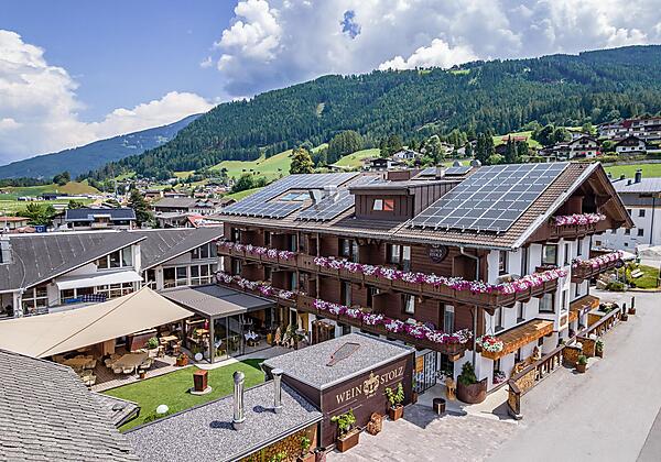 20250703 Hotel Alpenstolz Sommer Exterior Segel 1