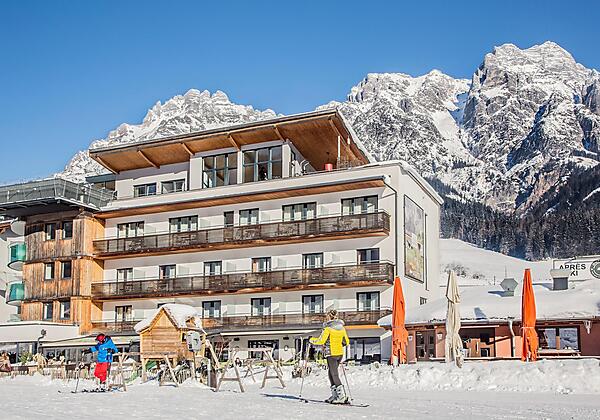 Hotel Bacher Aussenansicht Südseite