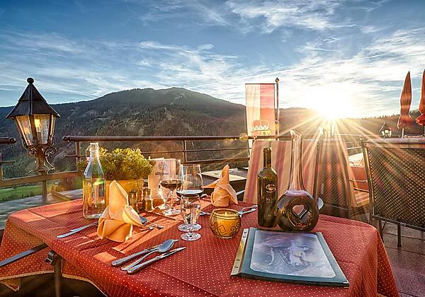 Abendessen bei Sonnenuntergang