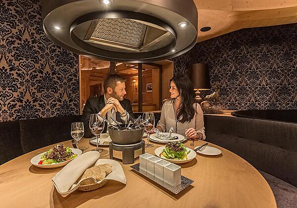 Fondue Spezialitäten Restaurant Hotel Edelweiss &