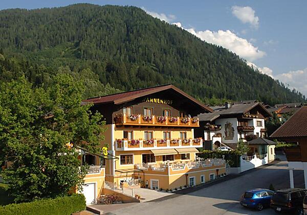 Hotel_Garni_Tannenhof_Sommer