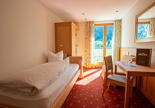 Zimmer 12 - 3(C)hefti-impressions