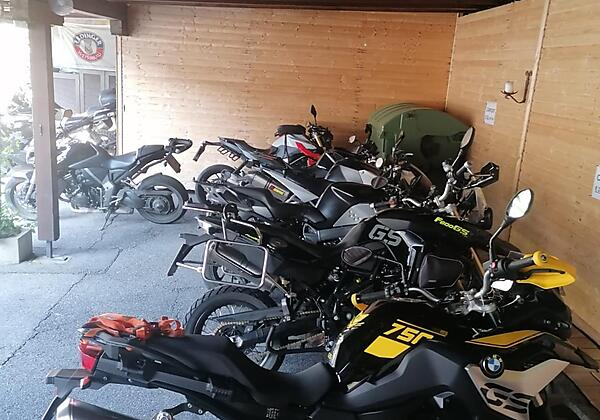 Carport für Motorräder