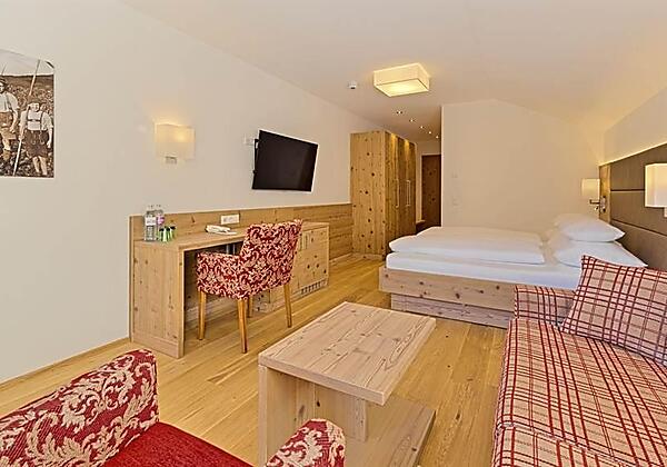 Hotelstudio-Rubin-superior-Wohnbereich