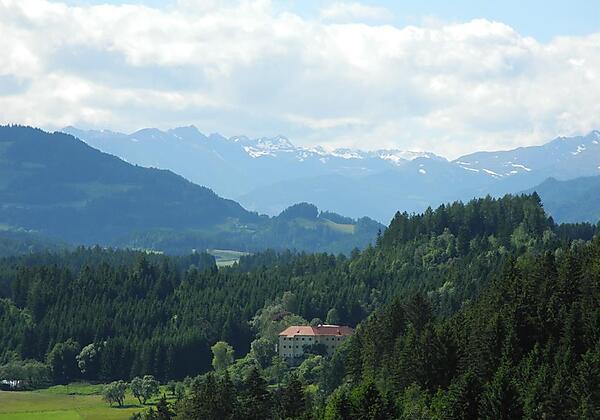 Pichlschloss mit Niederen Tauern