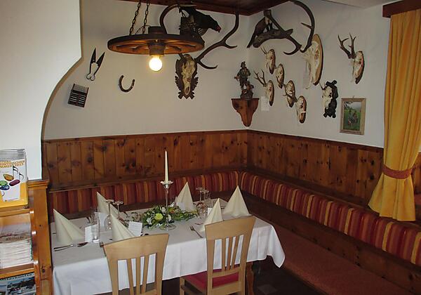 Hotel Stoichart -  Jagdeckerl in der Gaststube