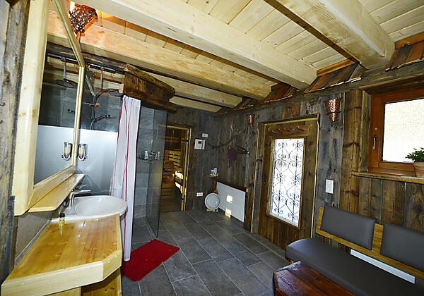 Badezimmer_Saunabereich