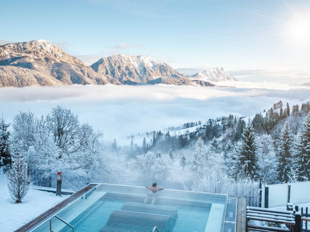 WellnessmitAussicht©HotelHöflehnerpng.png