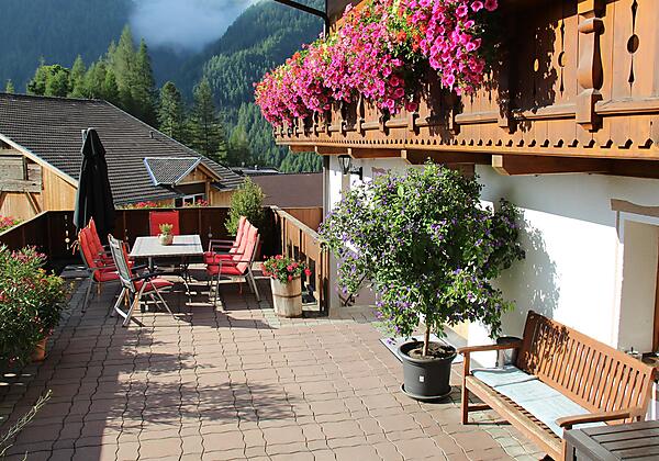 Innerkratzerhof_ost_Terrasse