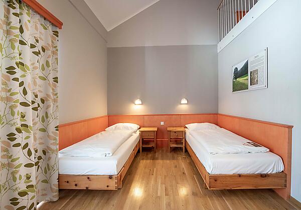 bett-einzelbetten-galeriezimmer4-jufa-hotel-hochri