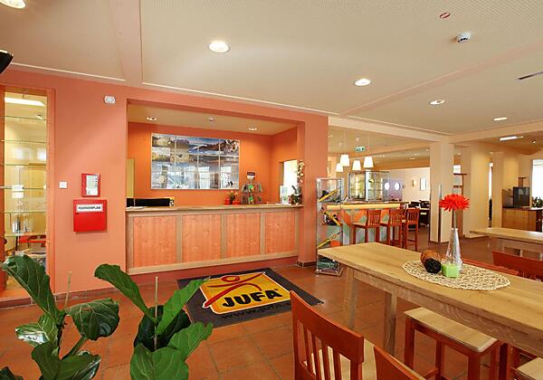 rezeption-lobby-jufa-hotel-lungau-1440x960