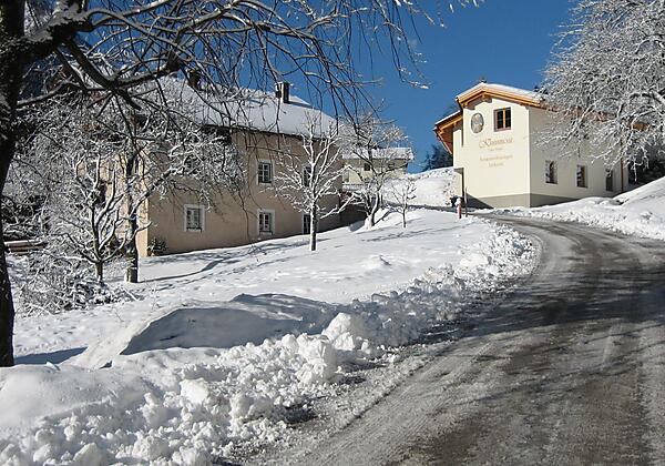 Gebäudeansicht Winter