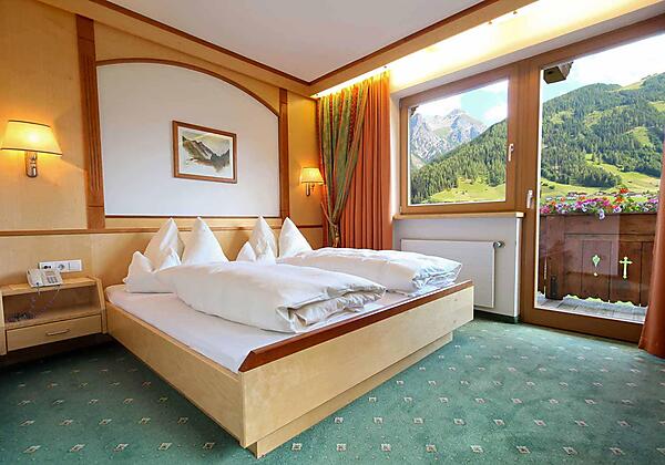 Doppelzimmer & Dreibettzimmer