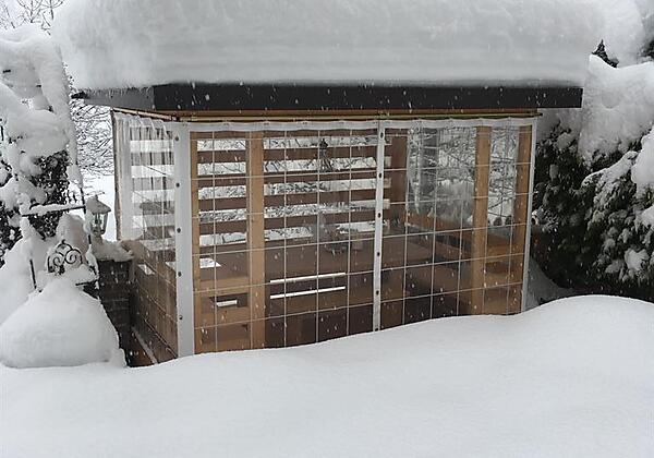 Gartenhaus im Schnee