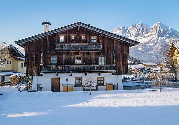 Landhaus_Ammer_Penzingweg_3_Oberndorf_Haus_aussen_