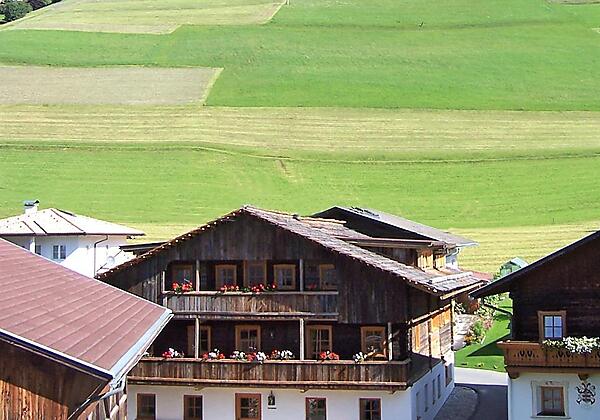 Landhaus Schloss Anras Luftansicht