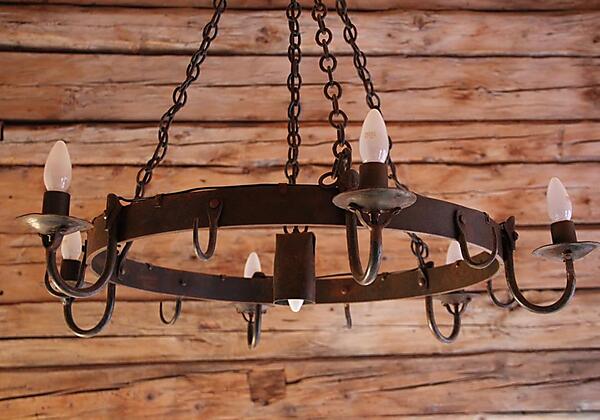 Handgeschmiedete Eisenleuchter