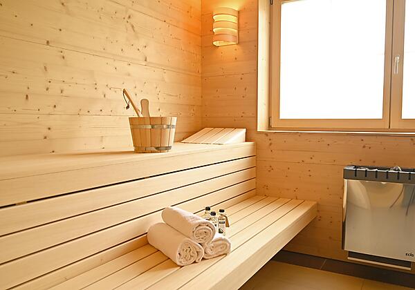 Unsere gemütliche Sauna mit Bergblick
