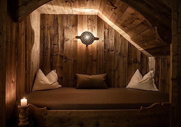 reell-kommunikationsdesign_FÖHRENHOF-RUHERAUM-02