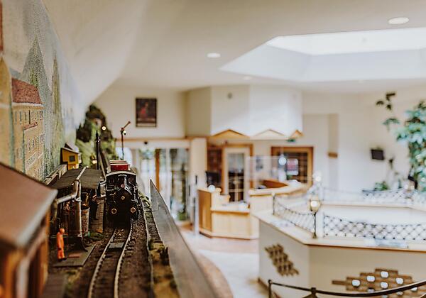 Lobby mit Getränkezug