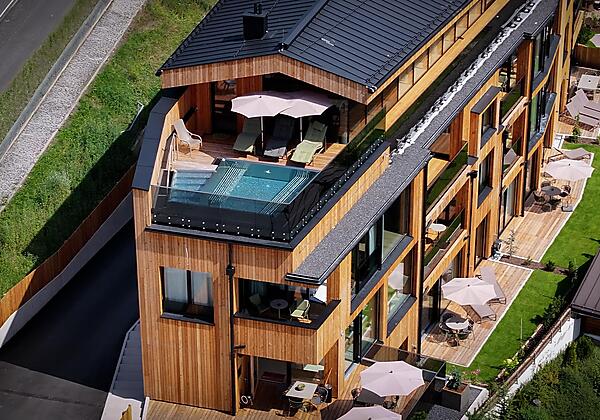 Spa-Video-Liggend.00_02_30_74.Still007