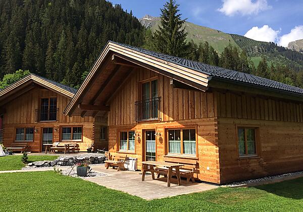 Zirbenhütte und Latschenhütte