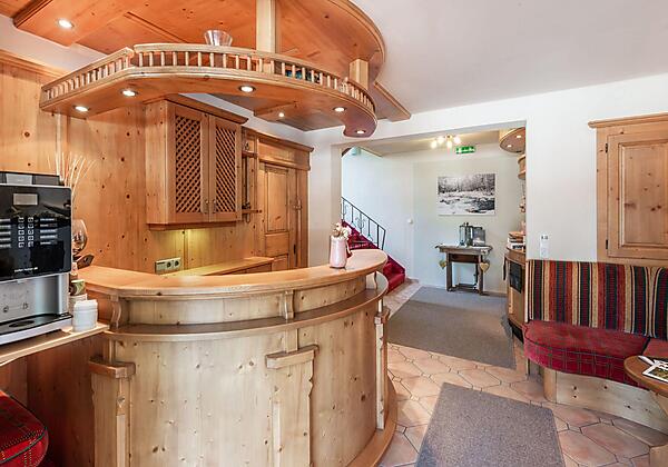 Eingangsbereich mit Sitzgelegenheit