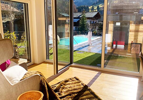 7B235E8B-3026-46CB-84B4-70D48AC37D12_1_201_a